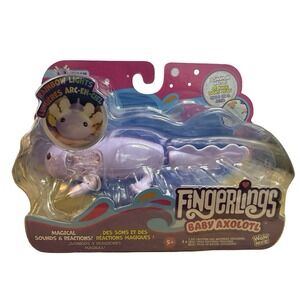 Fingerlings 3141 Interactive Baby Axolotl, Auggie (Purple),‎ Swims & Lights Up